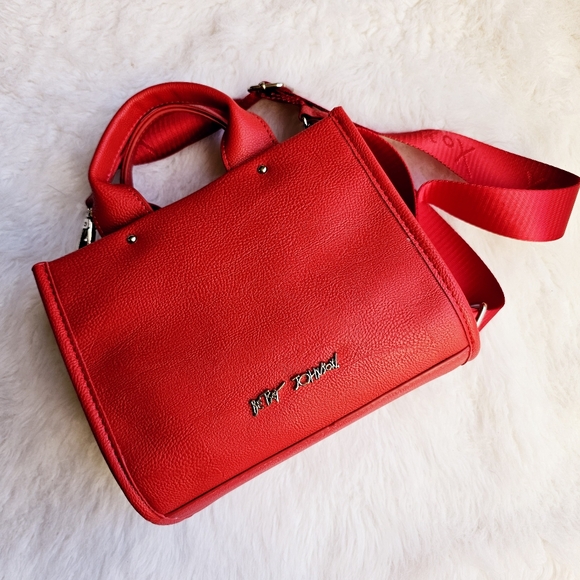 NWT Betsey Johnson Small Tote with Lips - Picture 2 of 5